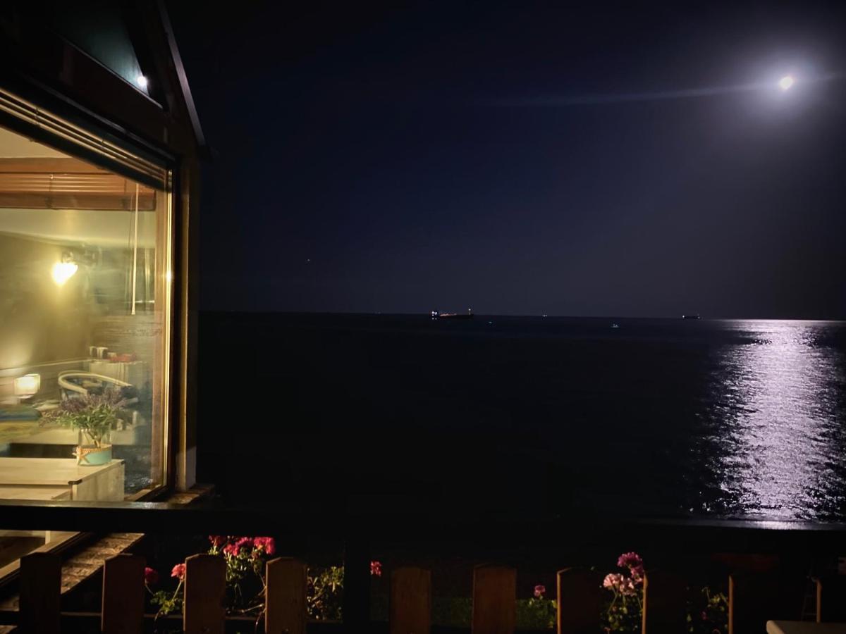 Hemingway Rooms In Happy Beach Varna ภายนอก รูปภาพ