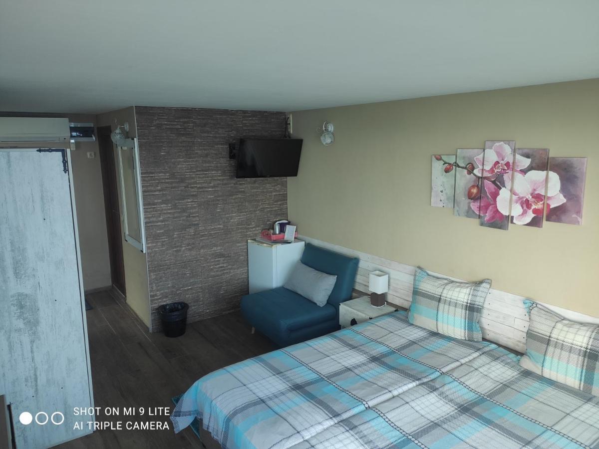 Hemingway Rooms In Happy Beach Varna ภายนอก รูปภาพ