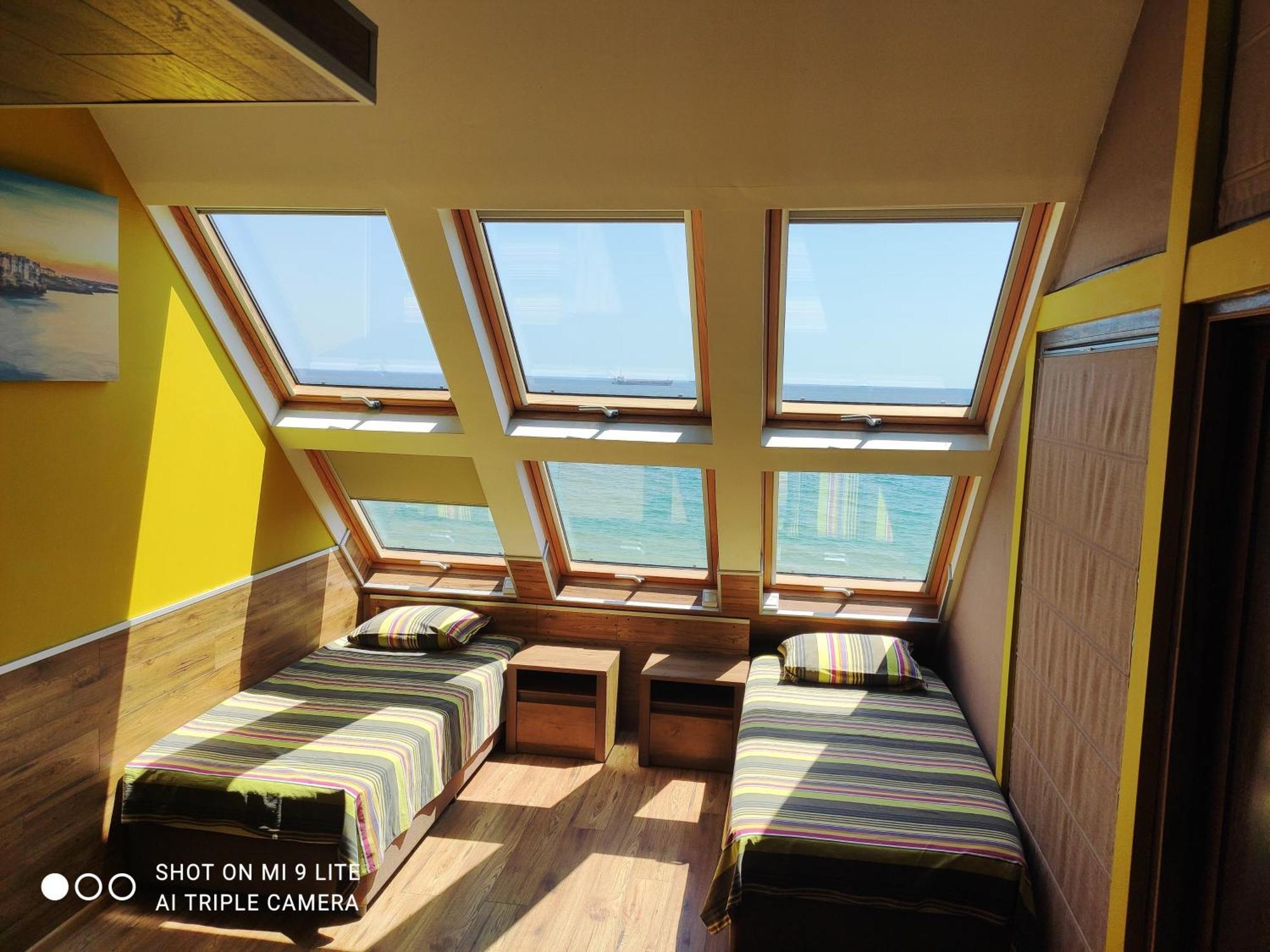 Hemingway Rooms In Happy Beach Varna ภายนอก รูปภาพ