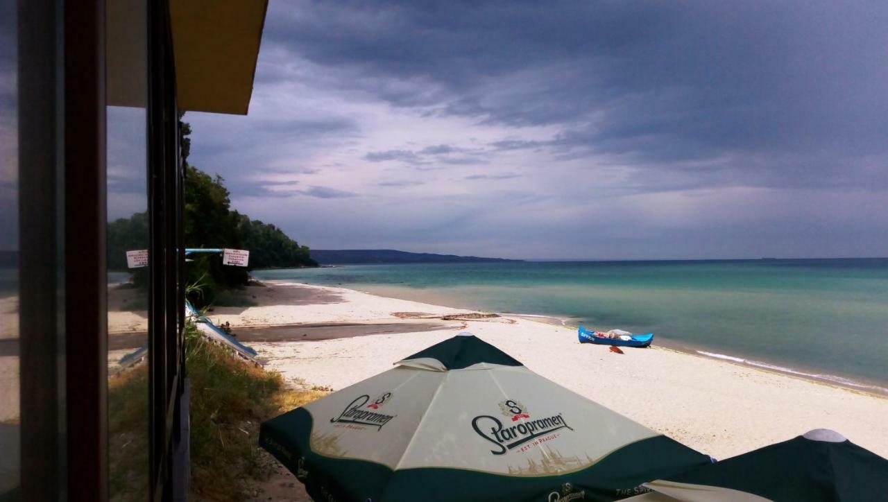 Hemingway Rooms In Happy Beach Varna ภายนอก รูปภาพ