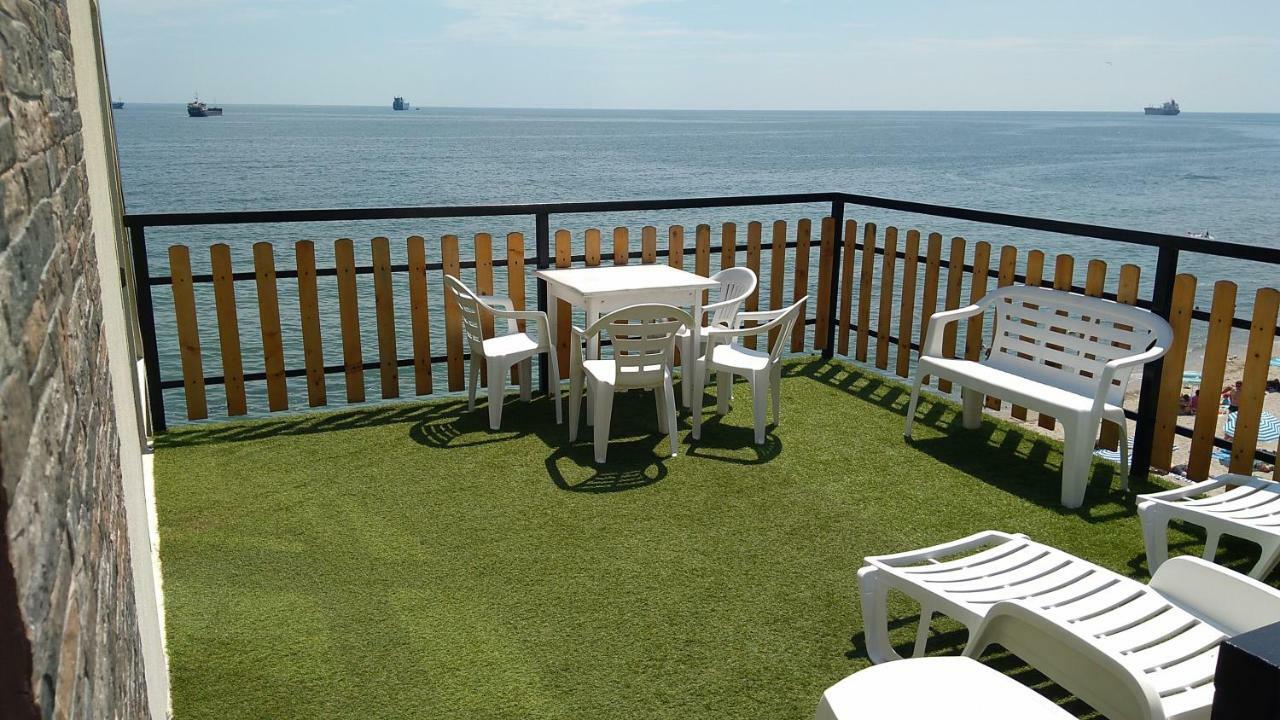 Hemingway Rooms In Happy Beach Varna ภายนอก รูปภาพ